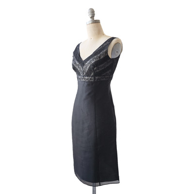 Ann Taylor 100% Silk Cocktail Dress Size 2 Black Beaded Embroidered V-Neck Flora