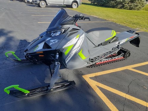 2022 Arctic Cat® Riot 8000 146"/1.35" ARS II w/ QS3 S. Green Full Send Kit
