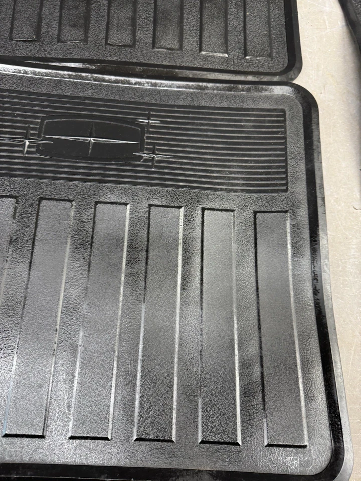 Alfombrillas de goma Oldsmobile Starfire 1961-1966 cubierta de alfombra Ninety Eight Eighty Foto 3 de 4