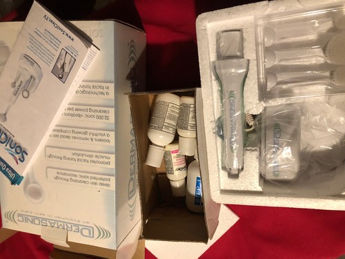 Dermasonic Soni Clear With Brushes an evolution in Acne Care - Picture 3 of 6