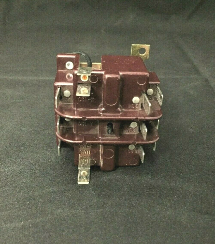 (1x) 12A - 120VAC - 3PDT - General Purpose AC Relay - Solenoid Action - 192-902 - Image 4 of 4