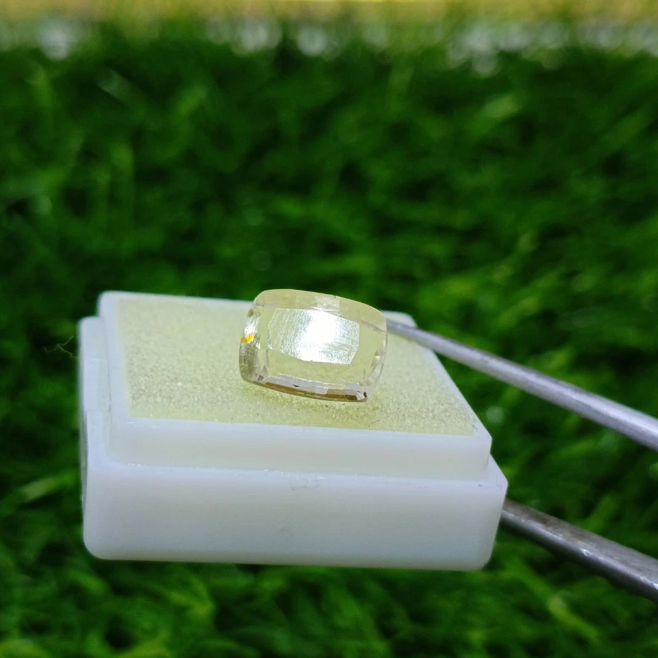 3.7 Carats Cusion Cut Loop Clean Light Yellow Natural Scapolite Gemstone - Image 3 of 4