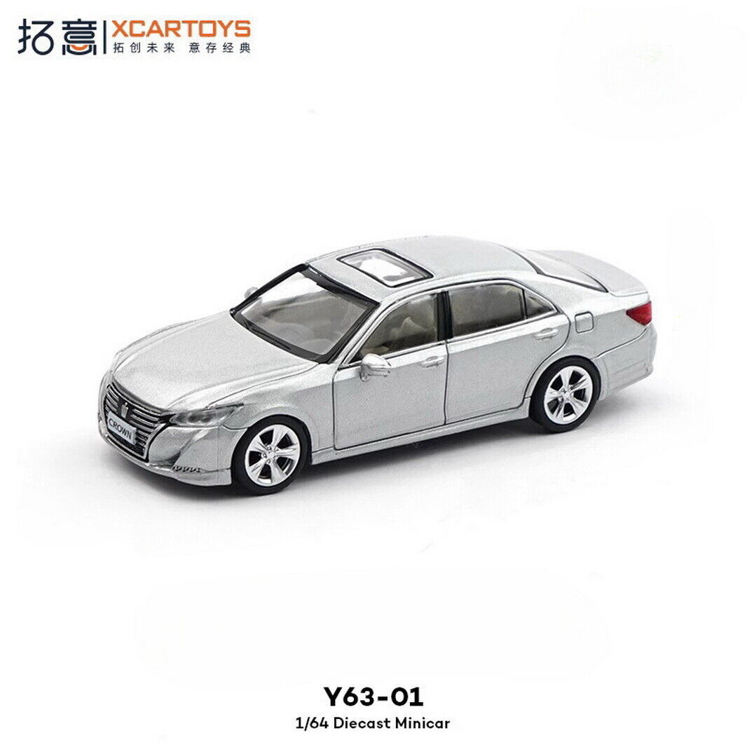 XCARTOYS 1/64 Toyota Crown 14th Gen Silver Diecast Model Car Toy