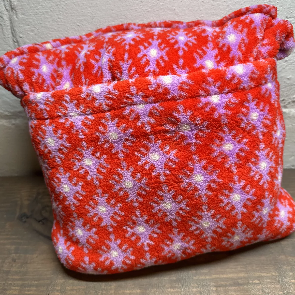 Vera Bradley Fleece Travel Blanket Pillow Petite Paradise Red 60 x 45