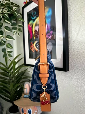 バッグ COACH Signature Blue Canvas Suede Rare Coach Blue Signature Handbag for sale - eBay