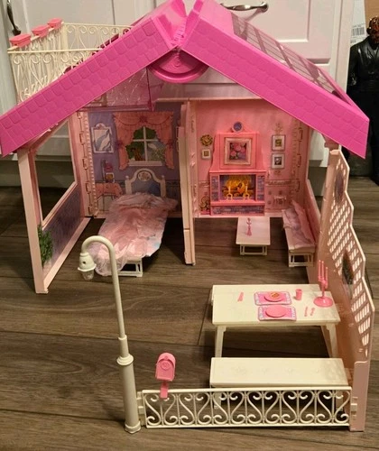 Vintage Barbie Fold N Fun Dollhouse Mattel 1992 Folding Playset w/Accessories