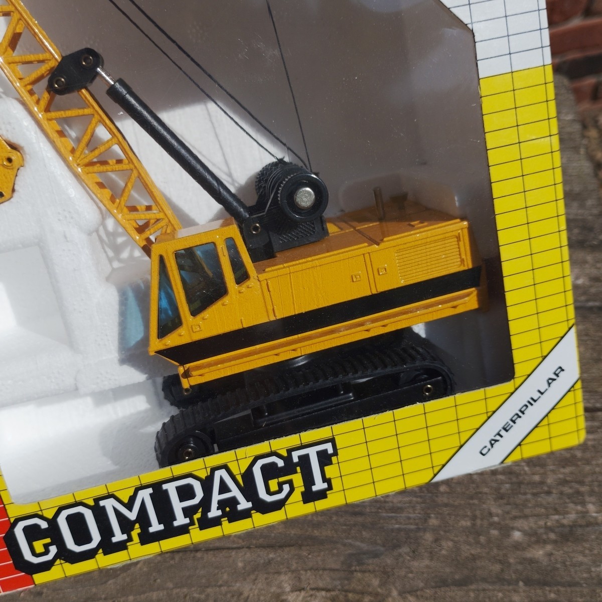 Joal Compact Caterpillar Digging Crane #225 Diecast 1/70 Scale made in Joal Compact Caterpillar Digging Crane #225 Diecast 1/70 Scale made in