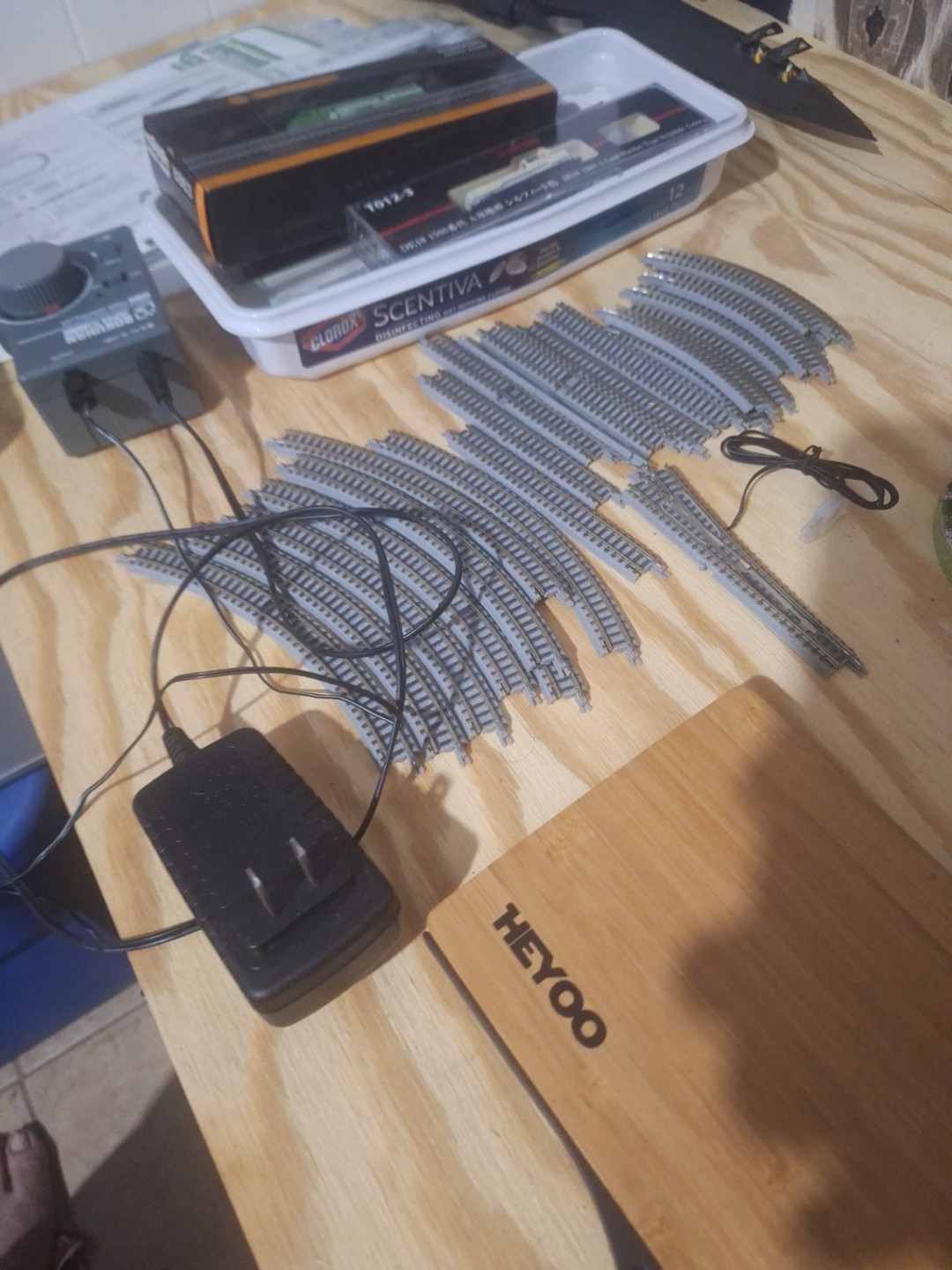 Full Set Z Gauge Train and Track with Switch Track Model Train