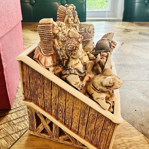 Harmony Circus box "The Audience" 1995 carving D. Lawrence Original Excellent! - Picture 4 of 13