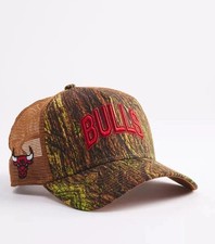 New Era Chicago Bulls Camo Trucker Hat Snapback 9Forty NWT
