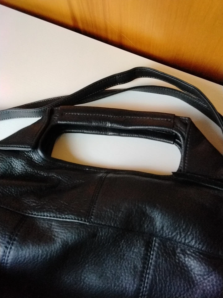 Linea Pelle Large Black Leather Crossbody Shoulder Purse - Image 4 of 4