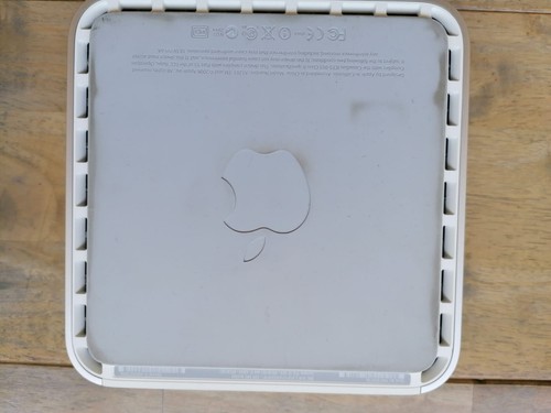 Apple bundle - 2 mac minis, iphone 4s, power lead, ipod remote, hdmi connectors - Picture 18 of 23