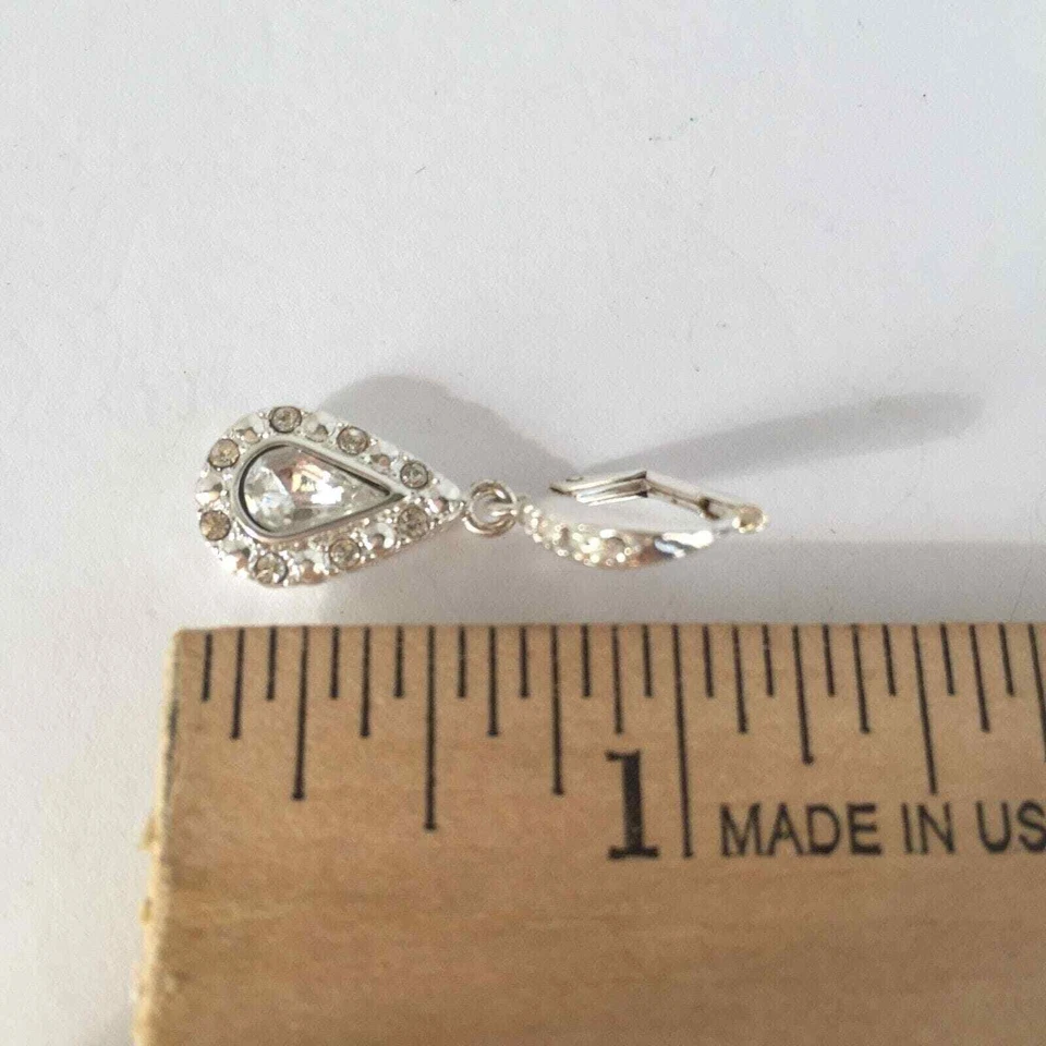 Avon 2010 Illiana Luxury Leverback Pierced Earrings Pear Cut Silver Tone - Image 4 of 4