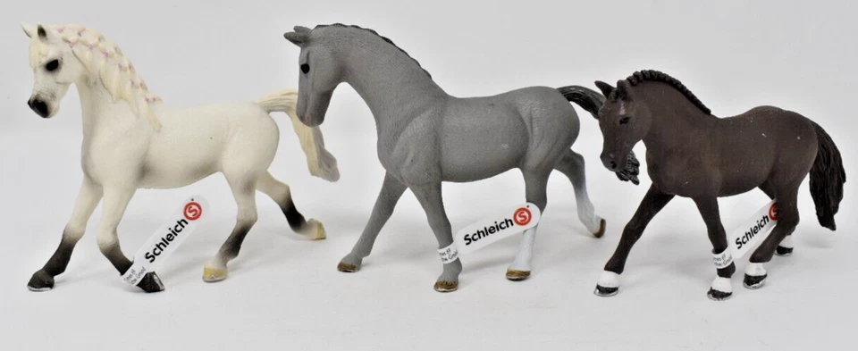 Lotto Schleich Horse Club con 11 diversi cavalli Trakehner, arabi. Germania - Immagine 3 di 4