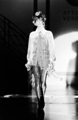 Yasmeen Ghauri model in a Atelier Versace fashion show 1993 Old Photo 3