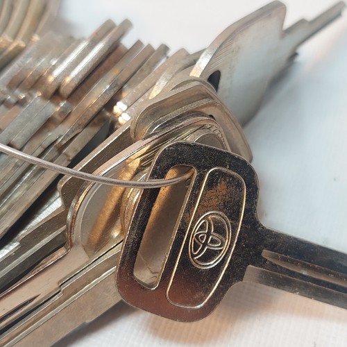 NOS 37 Misc Key BLANKS Ilco Curtis Old Cars Vintage Uncut Keys From Locksmith - Picture 3 of 20