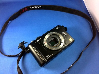 Panasonic gf1 ☆送料無料☆ Panasonic Lumix DMC-GF1 Digital Camera Red - Body | Camera Wholesalers