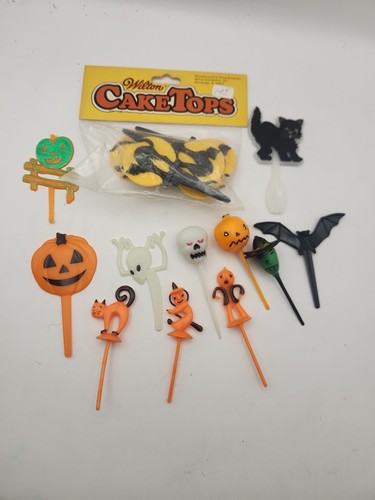 Vtg Wilton Cake Cupcake Toppers Halloween Picks Collection Moon Cat Bat Punkin +