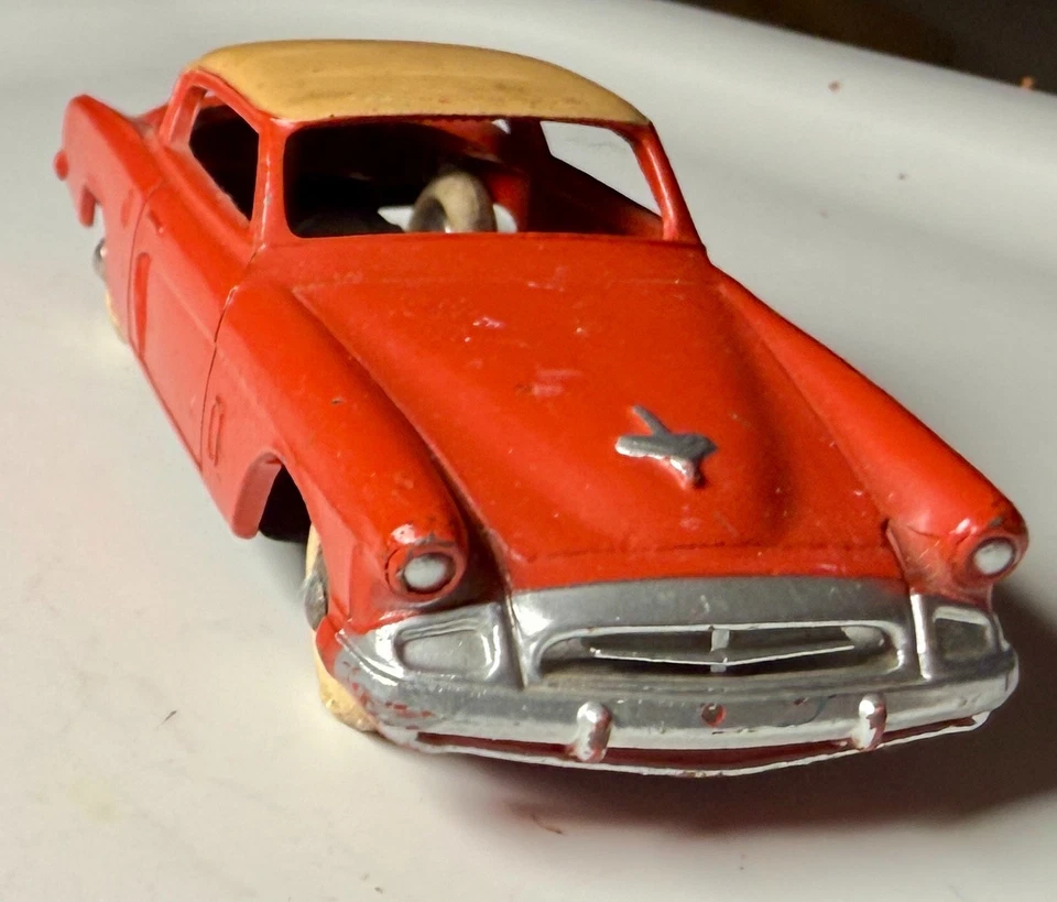 Dinky Toys 24Y Studebaker Commander Coupe 1950s Red/Cream Diecast Car England - Image 2 of 4