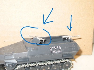 Solido R134 Unpainted Metal, 2 x MG Small Peg Character SDKFZ 251 Military