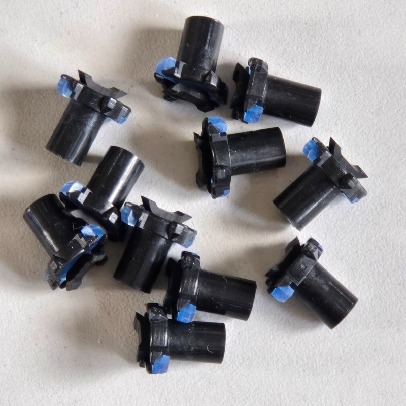 1x COMMODORE AMIGA KEYBOARD PLUNGER 500 600 1200 2000 C128 PLASTIC SPARE PART