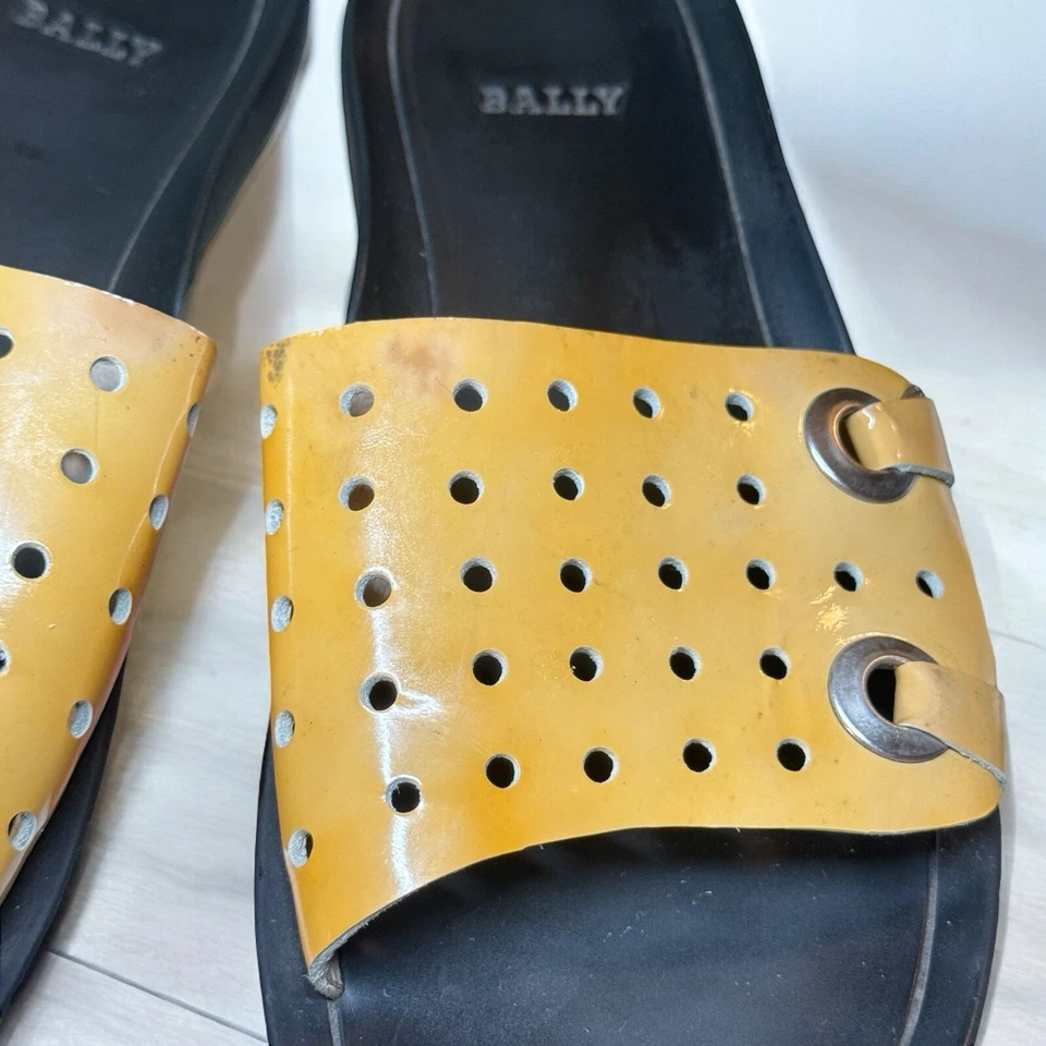 Sandalias Bally para mujer de cuero dorado sin cordones talla 8 medianas auténticas Foto 3 de 4