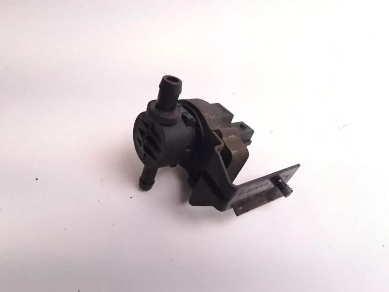 КЛАПАН ПРОДУВКИ ПАРОВОЙ КАНИСТРЫ подходит для MERCEDES-BENZ E500 2003 OEM 0004701593 - Изображение 2 из 3