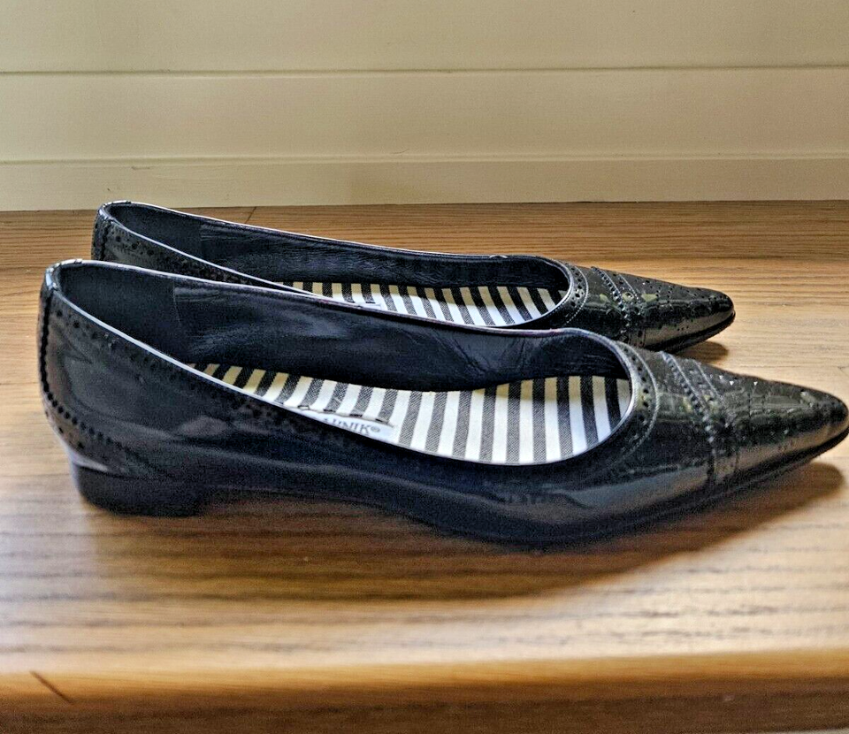 Chaussures Plates Manolo Blahnik PETUNIA En Cuir Verni (brevet) - Pointure 40.5 US - Neuf Sans Boîte