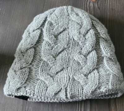 The North Face Cable Minna Beanie Gray Women display picture 3