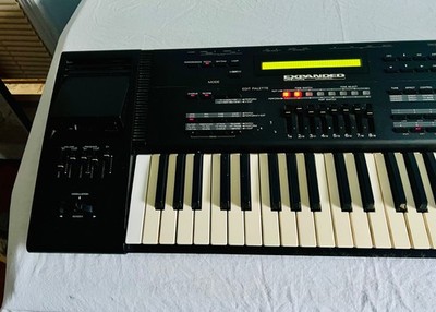 Roland Jv-1000 76key Music Workstation Midi Synthesizer in for