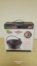 Parini 2 Liter Cast Iron Noodle Hot Pot with Wooden Lid and Trivet NEW in Box