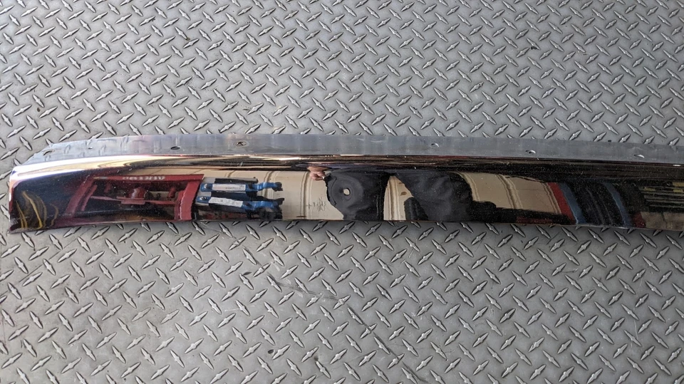 PARAGOLPES TRASERO ROLLS ROYCE SILVER SHADOW CARA SUPERIOR CROMADA Foto 3 de 4