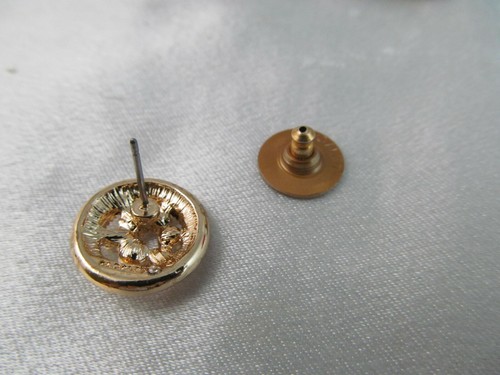 NWT MONET GOLD & CRYSTALS MEDIUM ROUND BUTTON DESIGN EARRINGS, Stunning - Picture 5 of 6