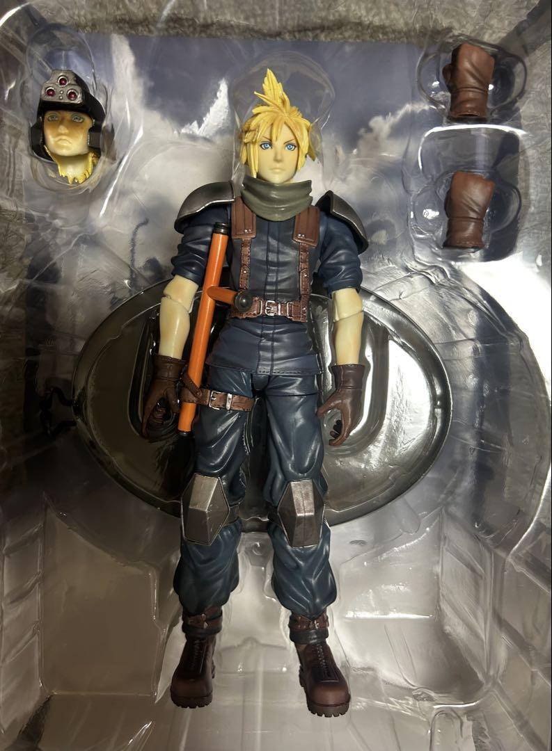 Japan Import PLAY ARTS Cloud Strife FINAL FANTASYVII CRISIS