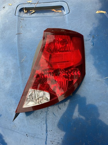 2003 Saturn Ion Right Tail Light Ebay 