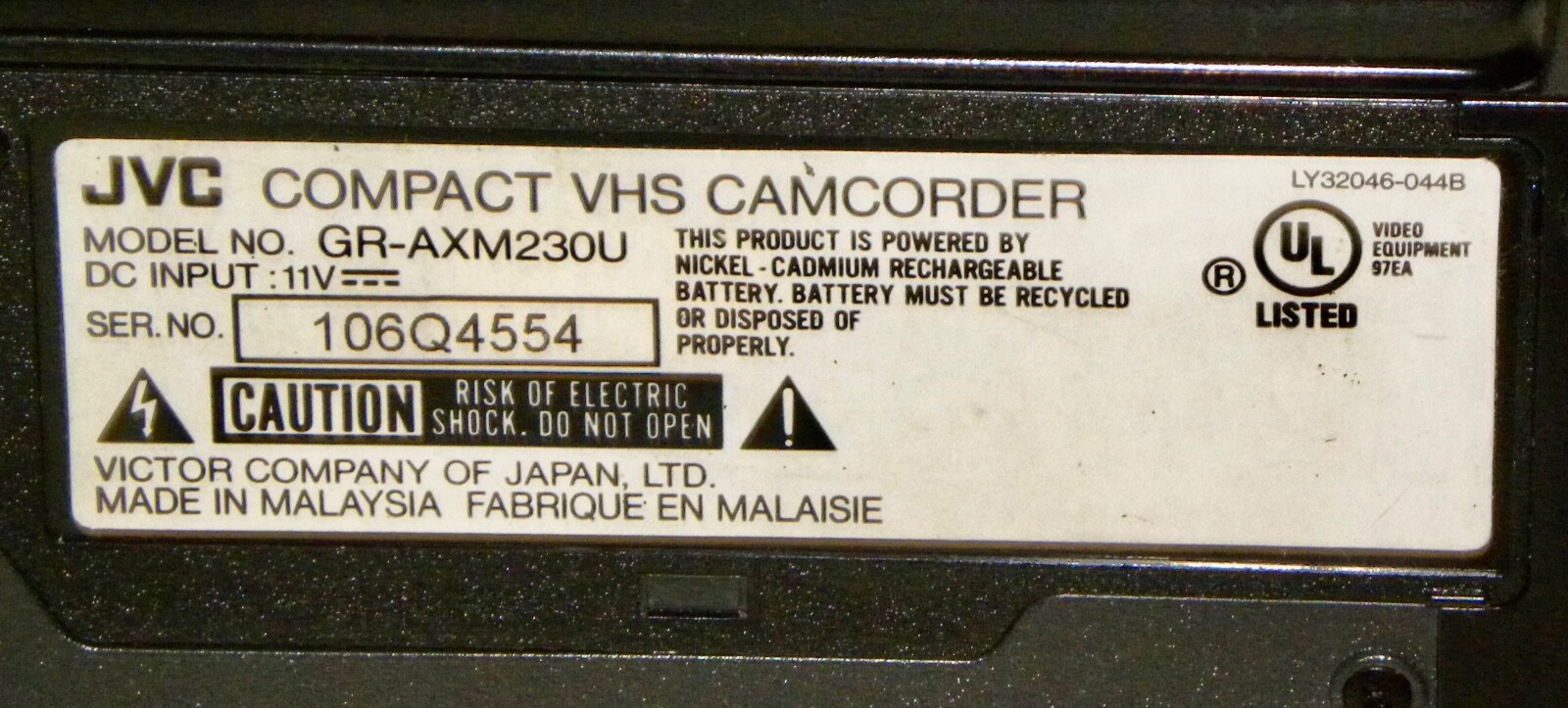JVC Compact VHS GR-AXM230U 400x Zoom Camcorder w/ Video Light ~ WORKS; Un-Tested