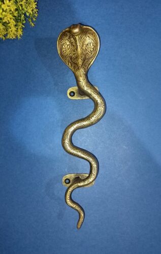 Right Side Cobra Snake Door Pull Brass Viper snake door Handle Reptile Dec AJ032 - Picture 1 of 9
