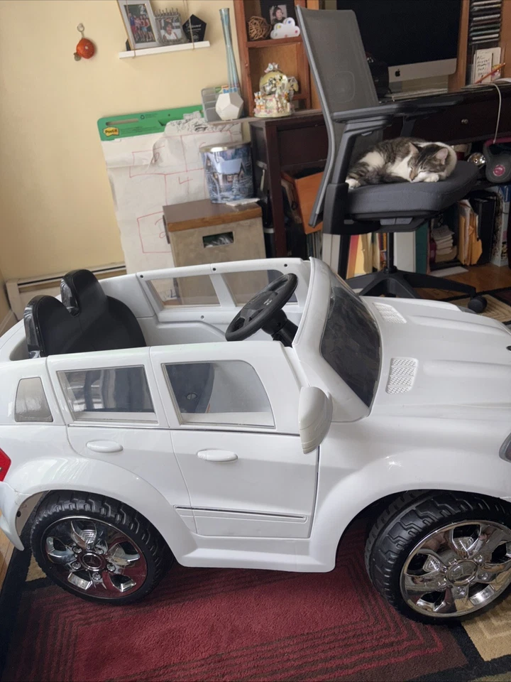 mercedes benz Little Kid Car Drivable 6V - Image 2 of 4