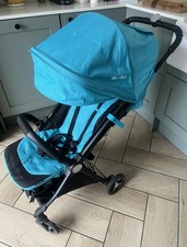 Silver Cross Jet Compact Pushchair in the Bluebird colorway. Travel stroller