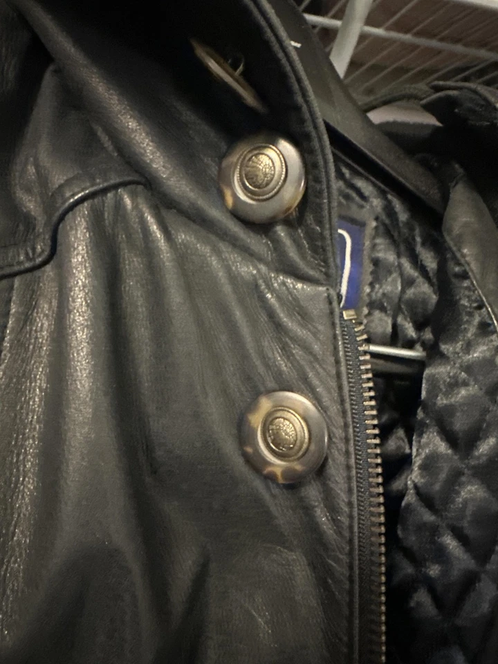 Beyond Jacket Mens Medium Black Leather Hooded Bomber Quilted Lined Zip Hem - Image 3 of 3