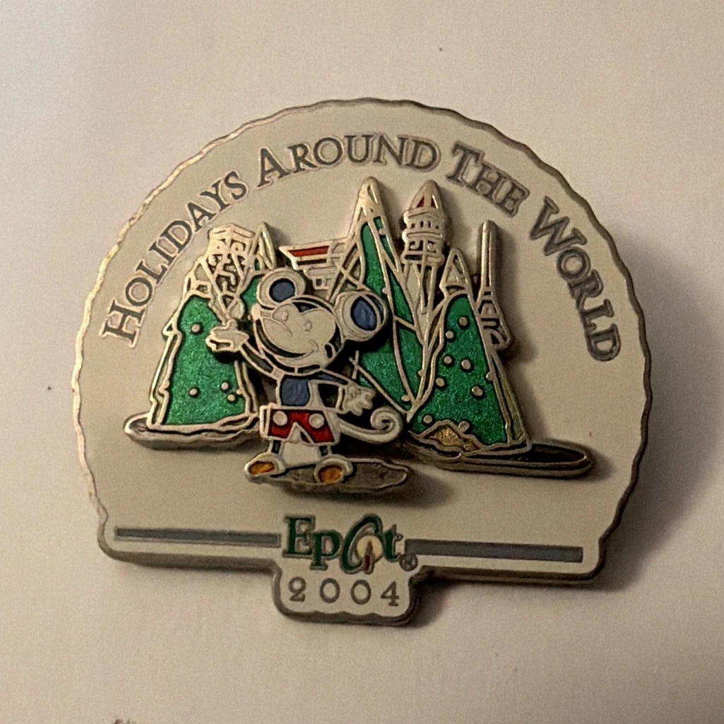 Christmas 2004 Contemporary Disney Pins, Patches & Buttons (1968