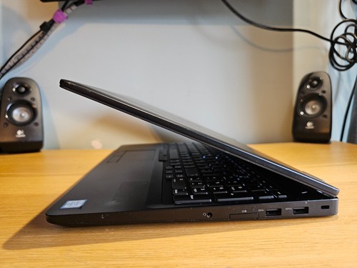 15" Dell Latitude E5570 Core i3-6100U 2.3GHz 8GB 240GB SSD Windows 10 Laptop - Picture 3 of 5