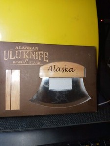 ALASKAN ULU KNIFE & DISPLAY STAND