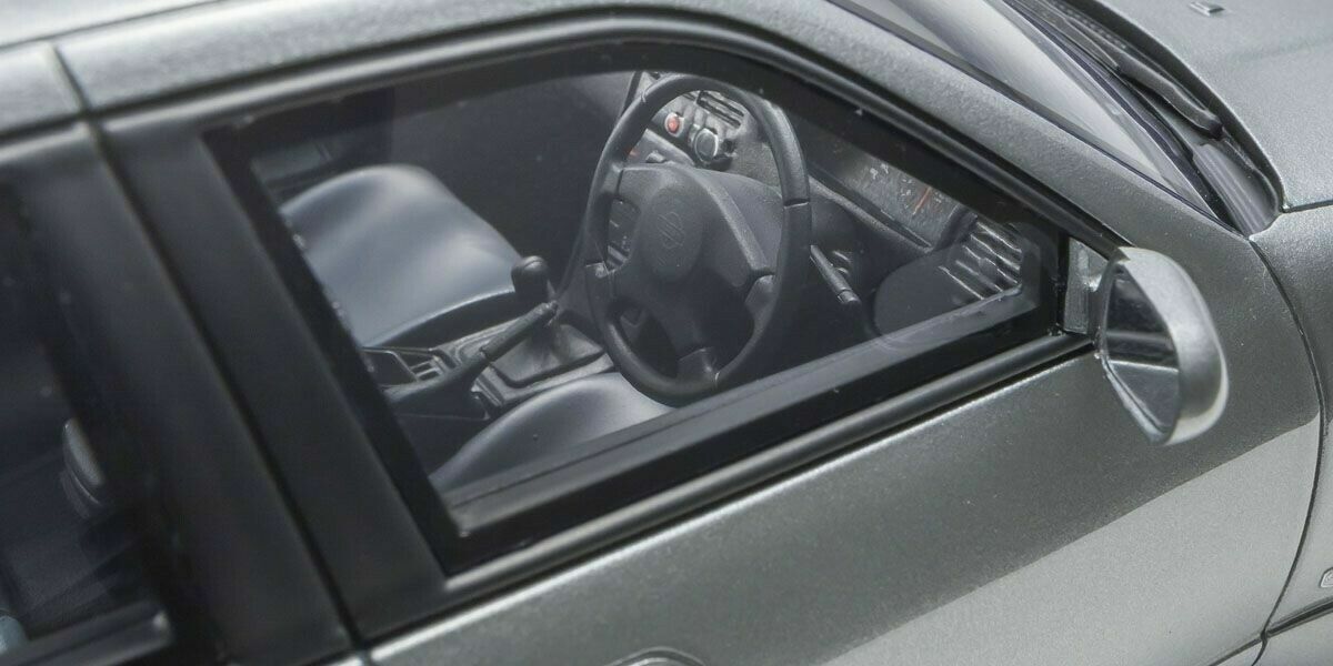 スカイライン　GT-R 京商　1/18 シルバー 1/18 Nissan Skyline GT-R 1989 Silver Resin Model Car LTD by