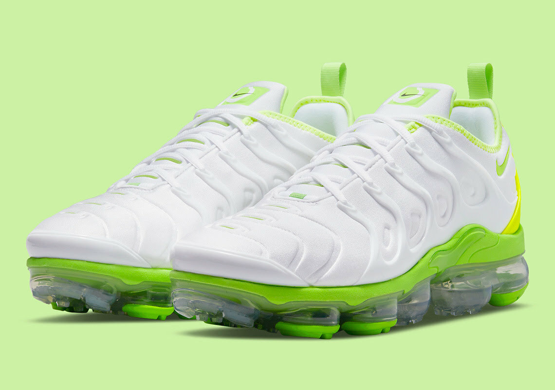 vapormax plus electric green