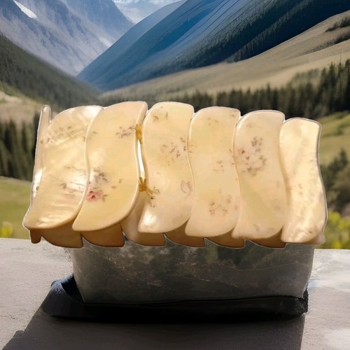 Gorgeous vintage mother of pearl bracelet bangle for women made of real shells - Picture 12 of 12
