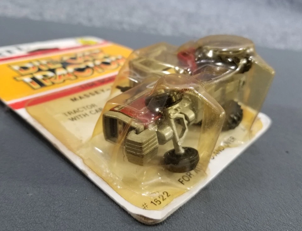 VTG ERTL 1/64 1703 MASSEY FERGUSON TRACTOR W/CAB DIECAST METAL IOP - Image 3 of 4