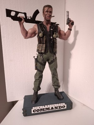 Commando - Arnold Schwarzenegger (John Matrix) Statue 1:3 scale 69 cm