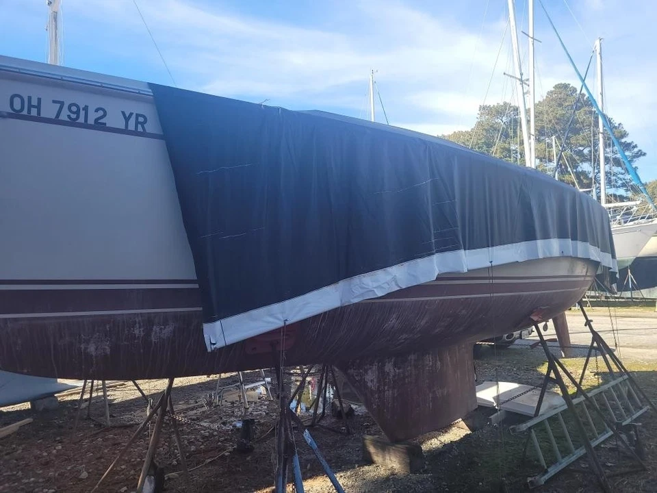 1984 Cal 31 Sailboat 31' w/ Title - Image 2 of 4