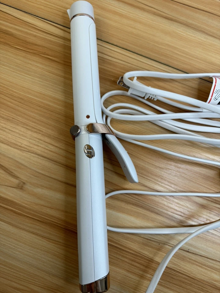 T3 SinglePass Curl 1 Inch Professional Curling Iron 1 1/4 in. Open Box - Image 2 of 4